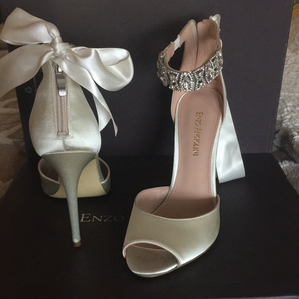 Enzo Angiolini Nordic High Heel